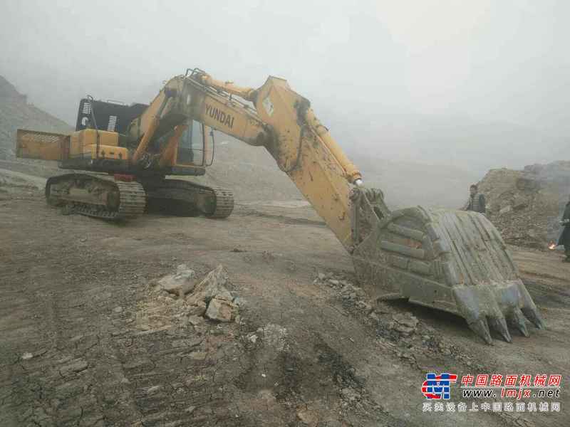 河南出售转让二手5800小时2012年现代R335LC挖掘机