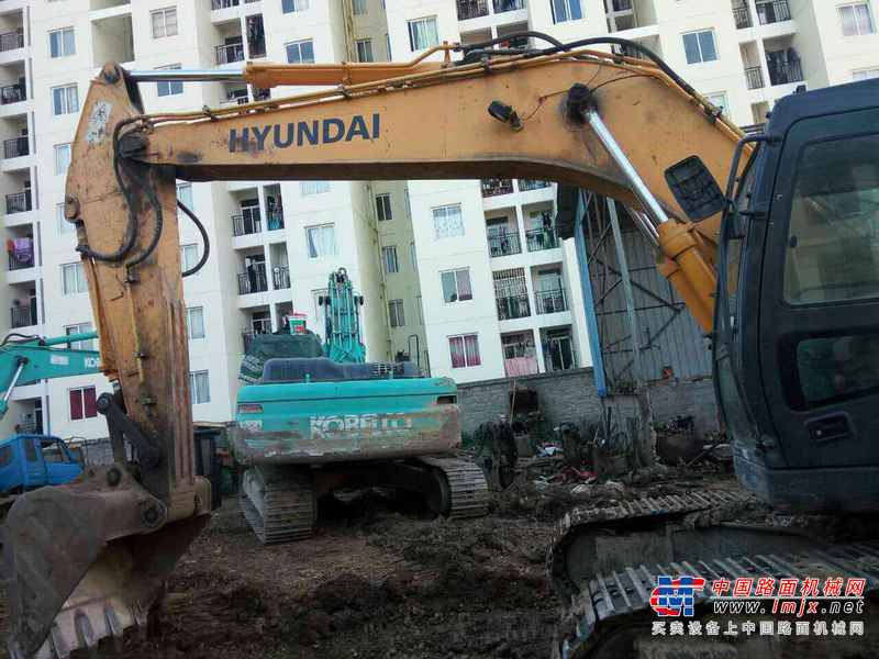 云南出售转让二手8211小时2011年现代R225LC挖掘机