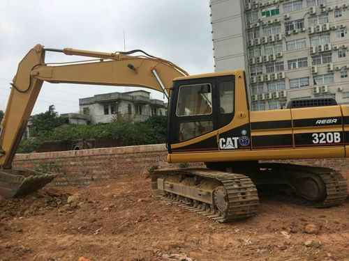 广东出售转让二手8000小时2003年卡特彼勒320B挖掘机