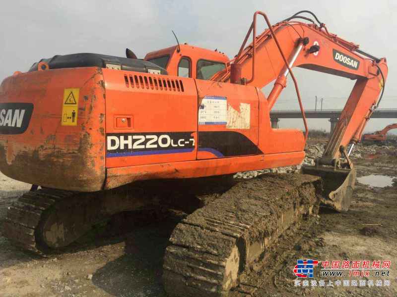 安徽出售转让二手8000小时2009年斗山DH220LC挖掘机