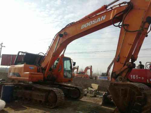 内蒙古出售转让二手4000小时2010年斗山DH300LC挖掘机