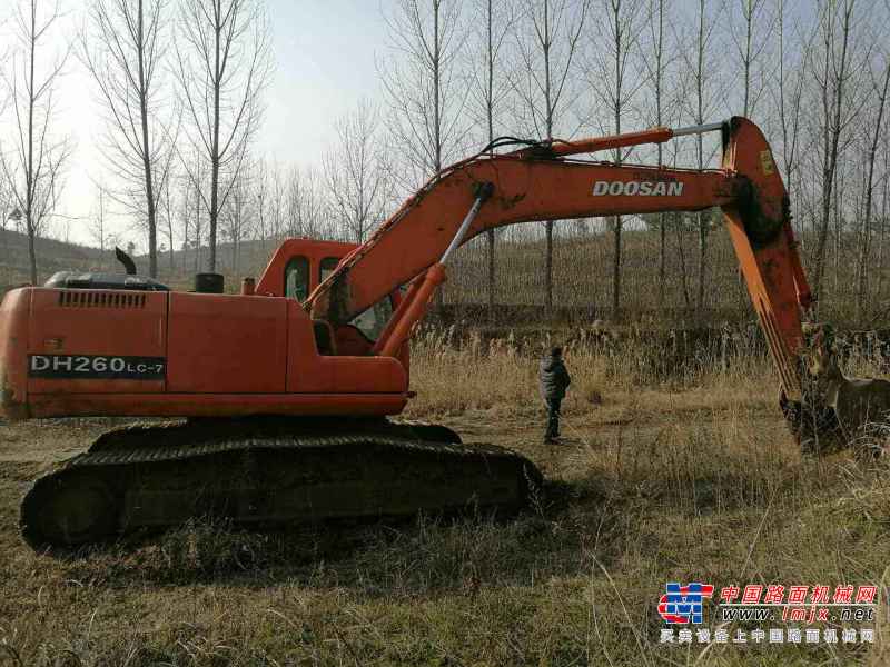 河南出售转让二手10500小时2009年斗山DH220挖掘机