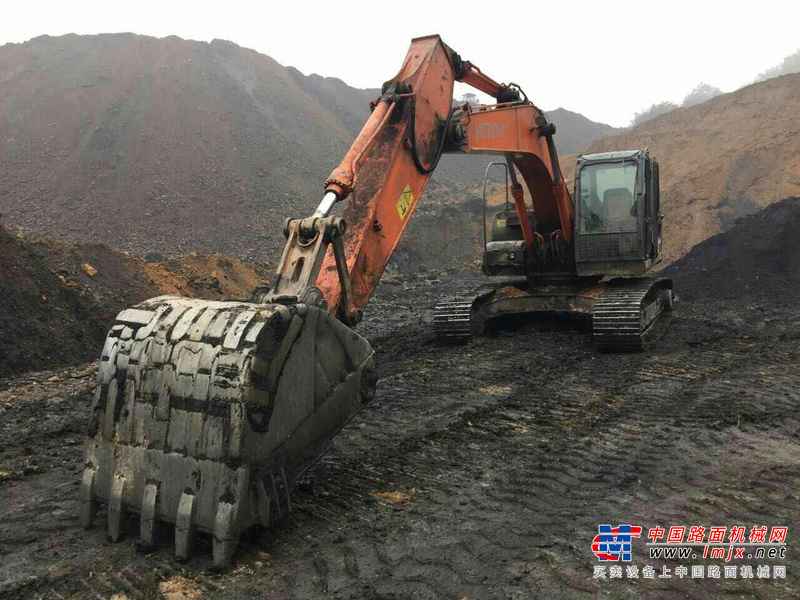 江西出售转让二手10000小时2008年日立ZX200挖掘机