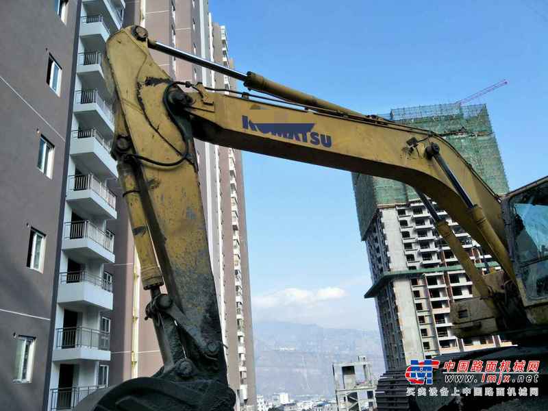 云南出售转让二手11700小时2009年小松PC240LC挖掘机