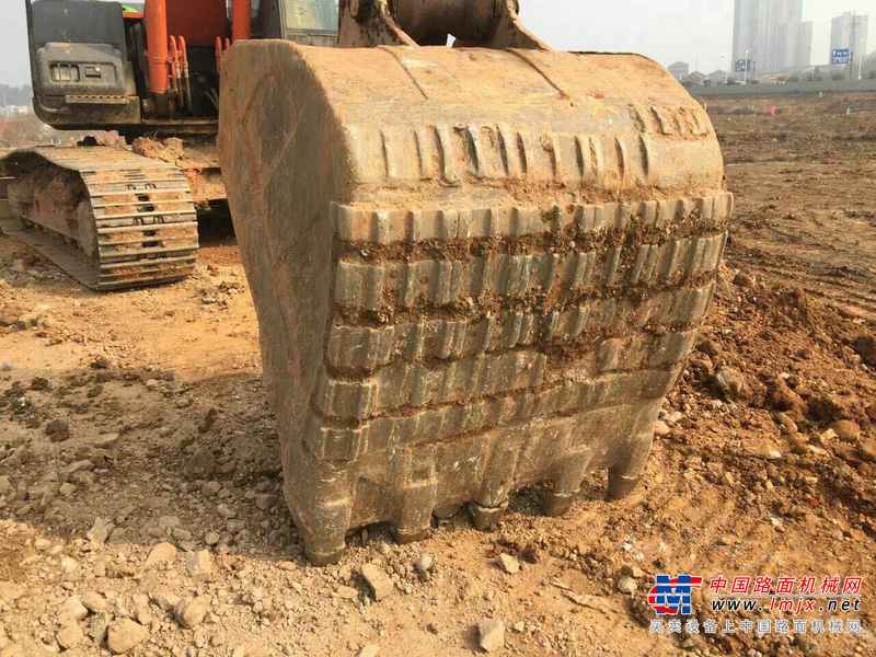 江西出售转让二手9000小时2010年日立ZX200挖掘机