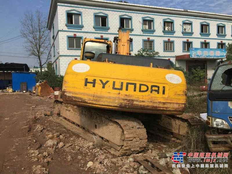 江西出售转让二手15000小时2003年现代R220LC挖掘机
