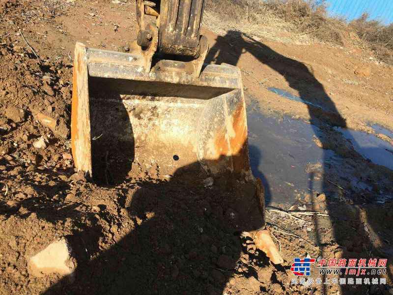 山西出售转让二手4800小时2014年福田雷沃FR85挖掘机