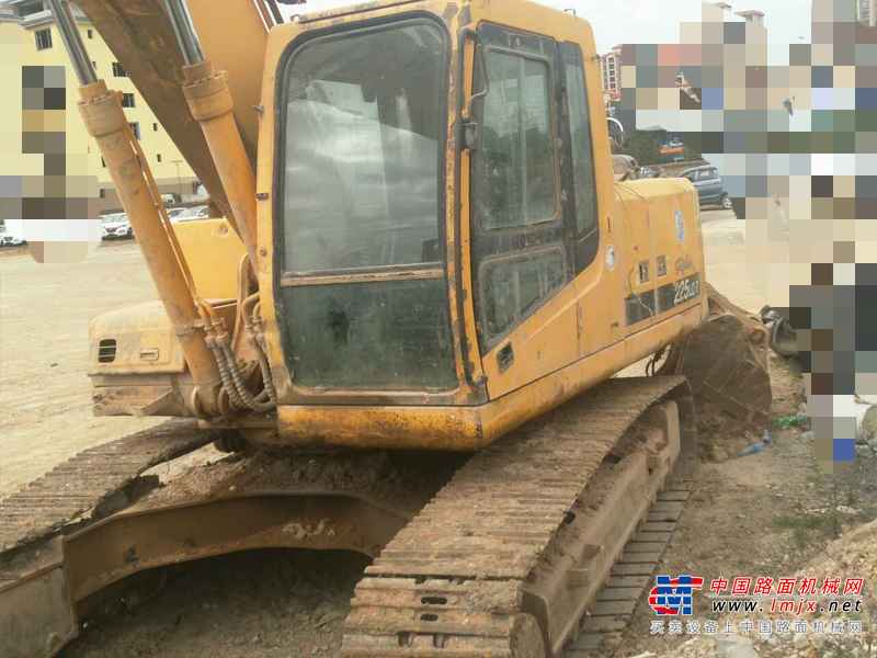 云南出售转让二手11568小时2010年现代R225LC挖掘机