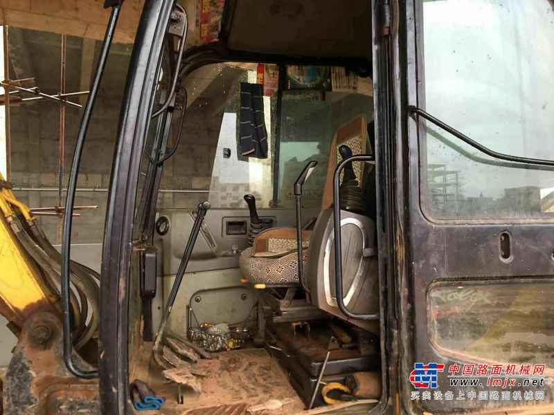 江西出售转让二手7500小时2010年现代R60挖掘机