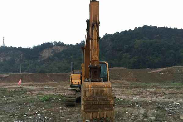 江西出售转让二手8900小时2011年现代R305LC挖掘机
