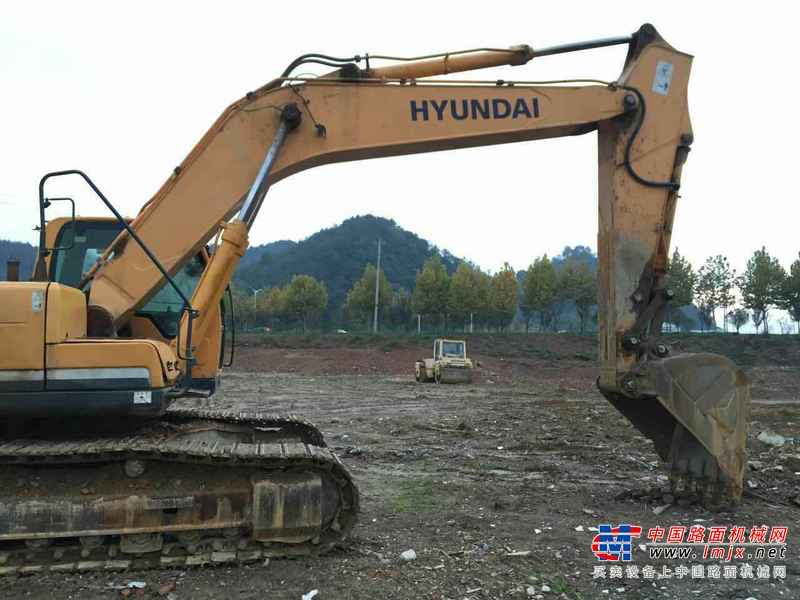 江西出售转让二手8900小时2011年现代R305LC挖掘机