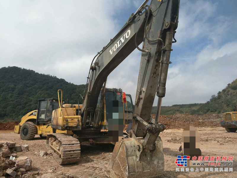 贵州出售转让二手10000小时2005年沃尔沃EC210B挖掘机