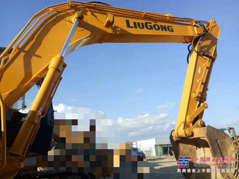 云南出售转让二手7563小时2010年柳工CLG915C挖掘机