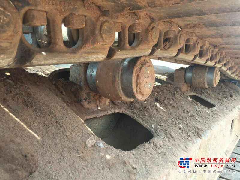 山西出售转让二手3500小时2014年日立ZX240挖掘机