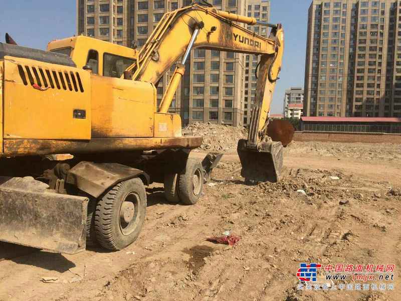 山西出售转让二手7500小时2008年现代轮挖R210W挖掘机
