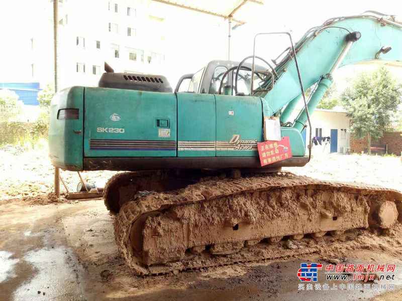 江西出售转让二手16688小时2006年神钢SK200挖掘机