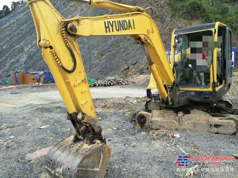 贵州出售转让二手10000小时2005年现代R60挖掘机