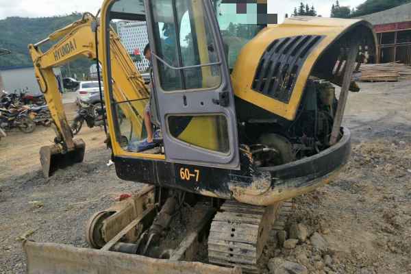 贵州出售转让二手10000小时2005年现代R60挖掘机