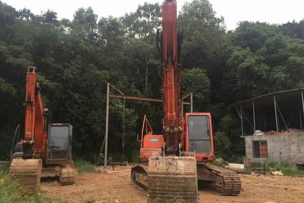 江西出售转让二手8600小时2010年斗山DH225LC挖掘机