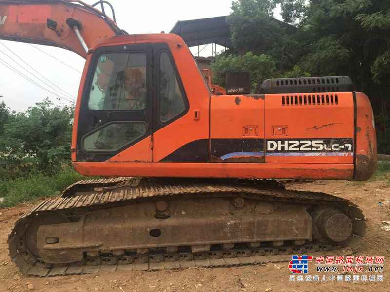 江西出售转让二手8600小时2010年斗山DH225LC挖掘机