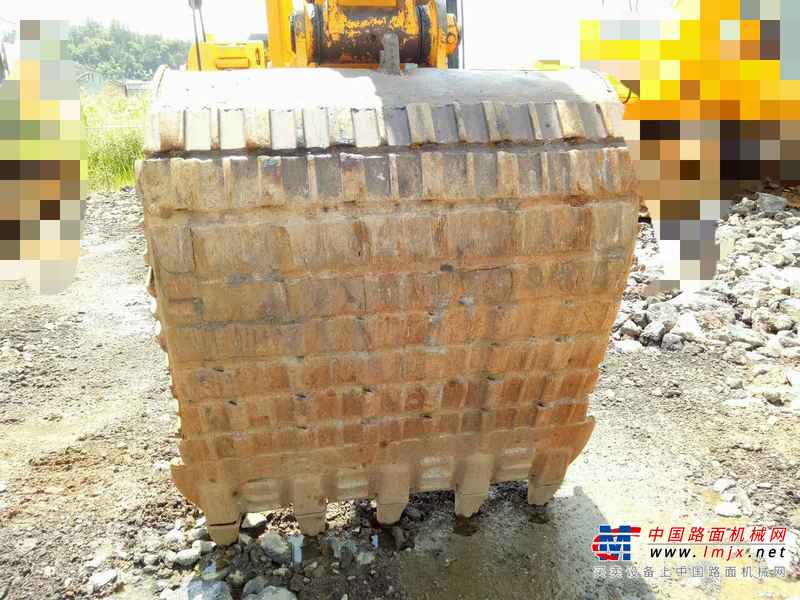 云南出售转让二手1438小时2015年龙工LG6220D挖掘机