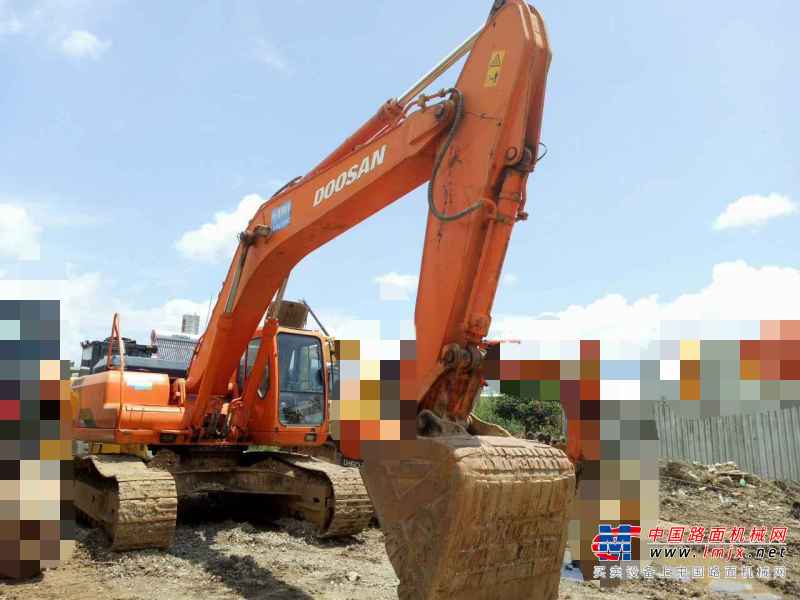 云南出售转让二手9720小时2009年斗山DH300LC挖掘机