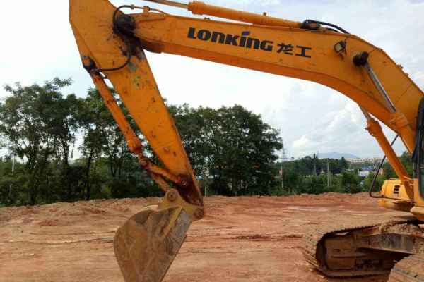 江西出售转让二手8896小时2010年龙工LG6225挖掘机