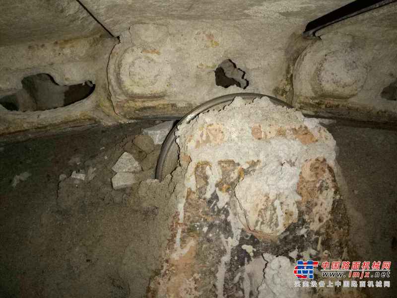 江西出售转让二手3000小时2014年现代R60挖掘机