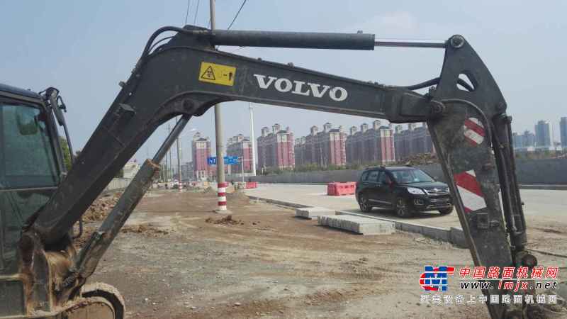 湖北出售转让二手4000小时2012年沃尔沃EC60C挖掘机