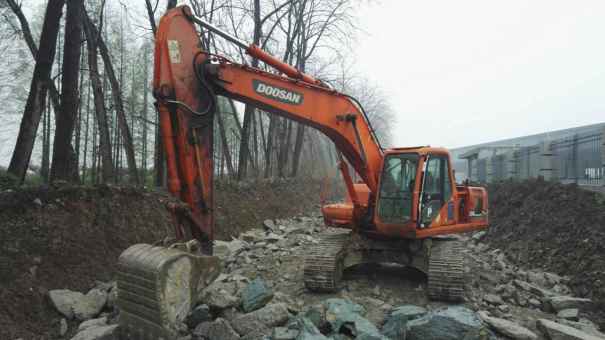 湖北出售转让二手9000小时2010年斗山DH220LC挖掘机