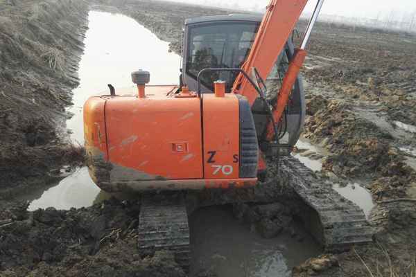 安徽出售转让二手8200小时2011年日立EX70挖掘机