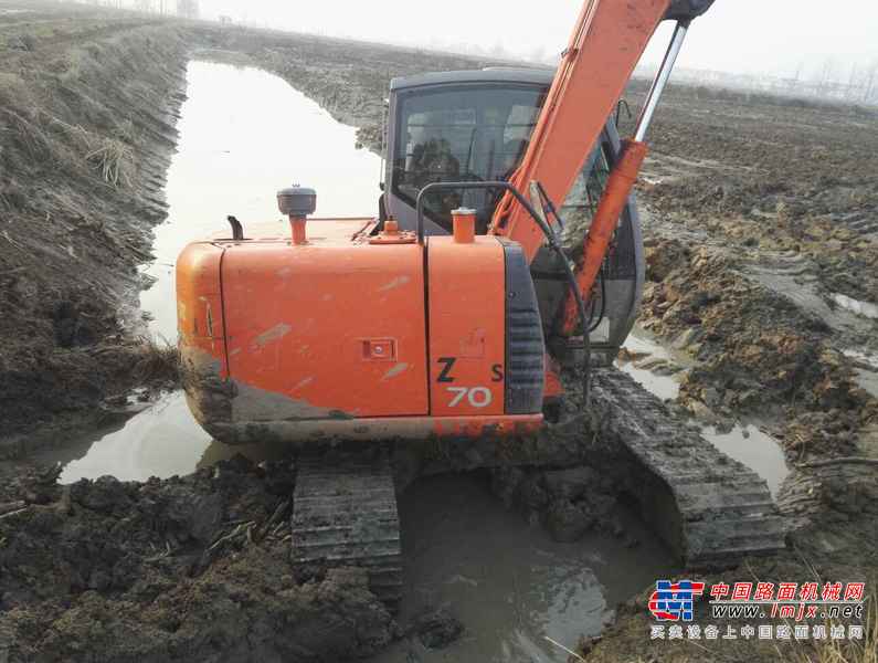 安徽出售转让二手8200小时2011年日立EX70挖掘机