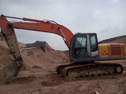 甘肃出售转让二手11000小时2008年日立ZX200挖掘机