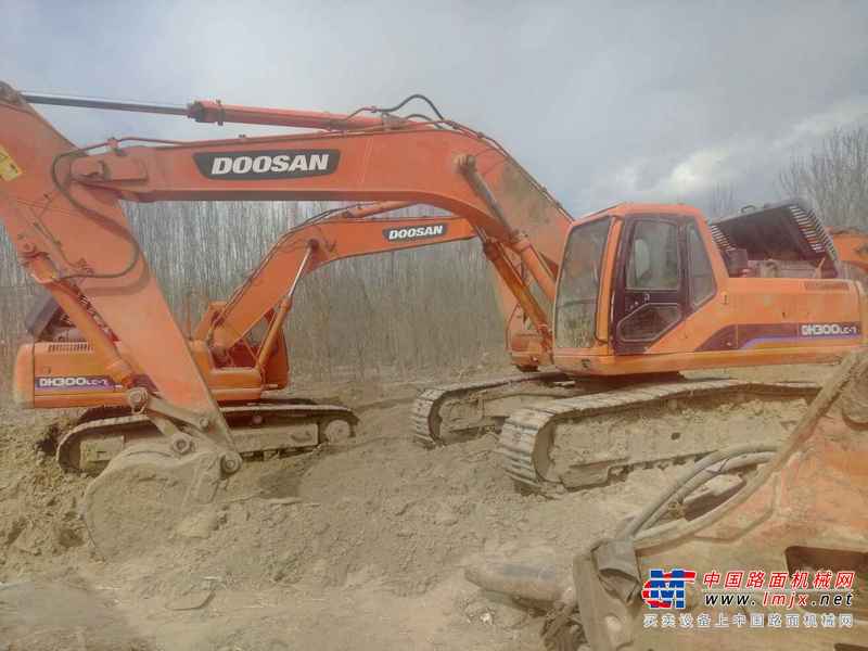 北京出售转让二手7200小时2011年斗山DH300LC挖掘机