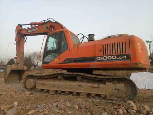 北京出售转让二手8600小时2010年斗山DH300挖掘机