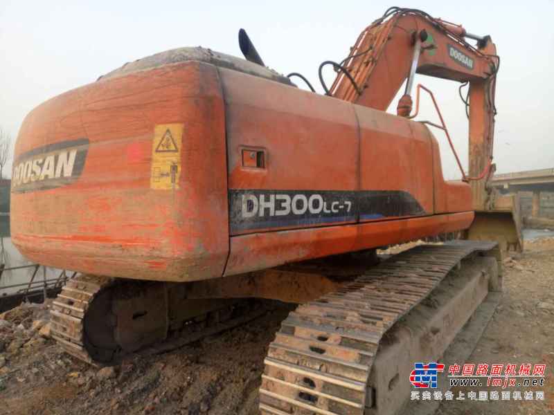 北京出售转让二手8600小时2010年斗山DH300挖掘机
