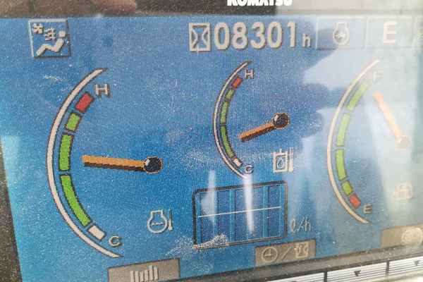 山东出售转让二手8000小时2010年小松PC200挖掘机