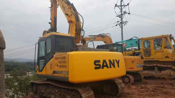 重庆出售转让二手5863小时2013年三一重工SY135挖掘机