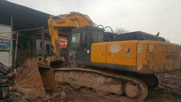 重庆出售转让二手13000小时2010年现代R335LC挖掘机