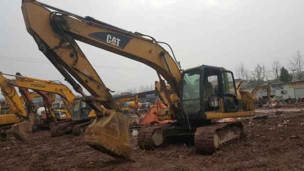 重庆出售转让二手17860小时2005年卡特彼勒320C挖掘机