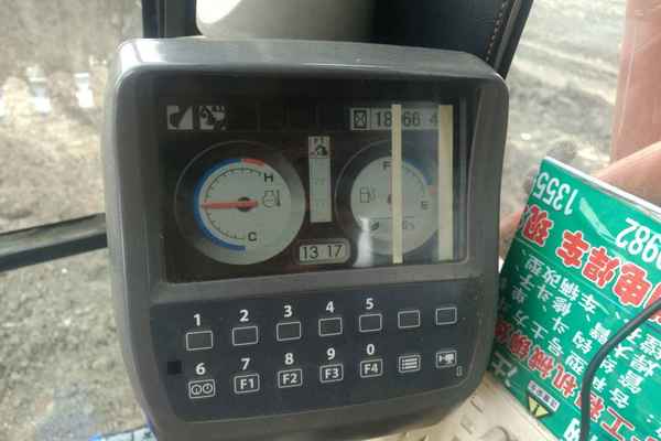黑龙江出售转让二手18000小时2009年日立ZX270挖掘机