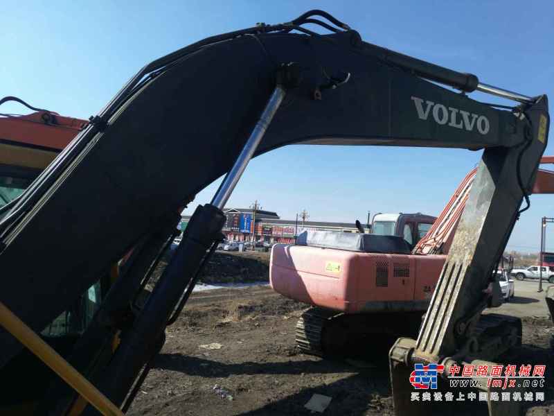 黑龙江出售转让二手10000小时2011年沃尔沃EC210B挖掘机