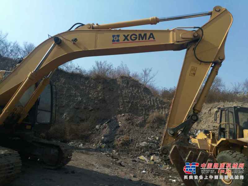 黑龙江出售转让二手2000小时2010年厦工XG823挖掘机