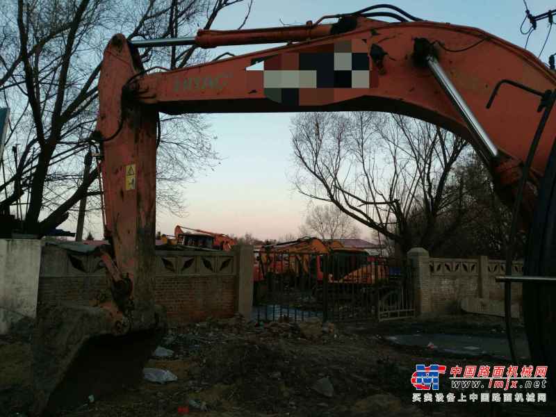 黑龙江出售转让二手8000小时2007年日立ZX240挖掘机
