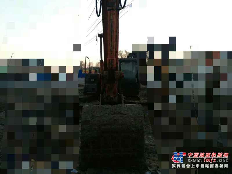 黑龙江出售转让二手8000小时2007年日立ZX240挖掘机