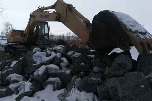 黑龙江出售转让二手10000小时2009年柳工CLG205挖掘机