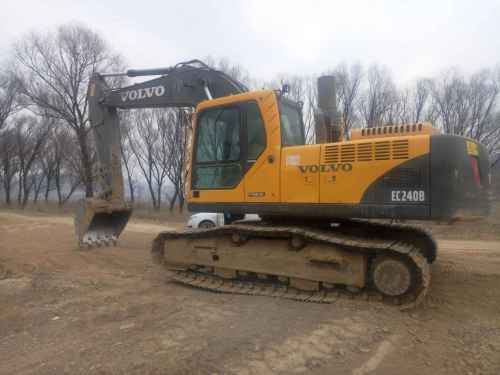 甘肃出售转让二手3400小时2012年沃尔沃EC240B挖掘机