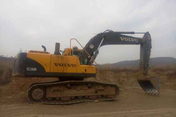 甘肃出售转让二手3400小时2012年沃尔沃EC240B挖掘机