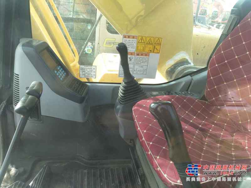 黑龙江出售转让二手8000小时2007年小松PC200挖掘机