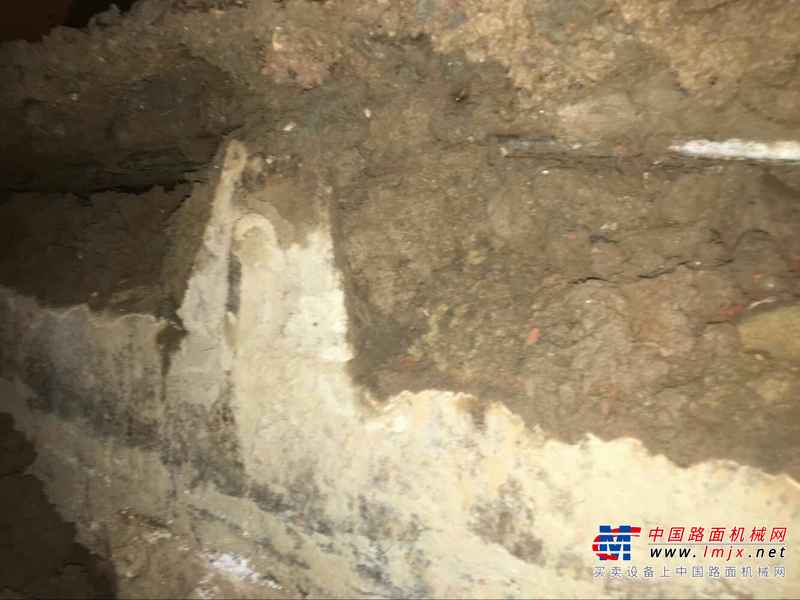 江西出售转让二手9800小时2008年现代R60挖掘机